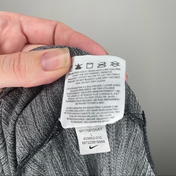 Nike Women's Charcoal Grey, White Swoosh Asymmetrical Hem Long Sleeve T-Shirt - Picture 6 of 6